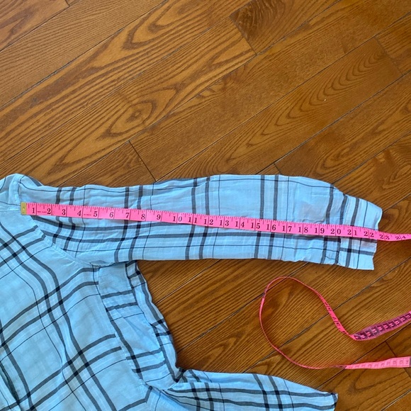 Joe Fresh women’s blouse blue size medium long sleeve thin light flared bottom. - Picture 8 of 12